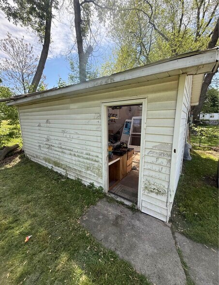 Building Photo - 1522 Cronk Ave