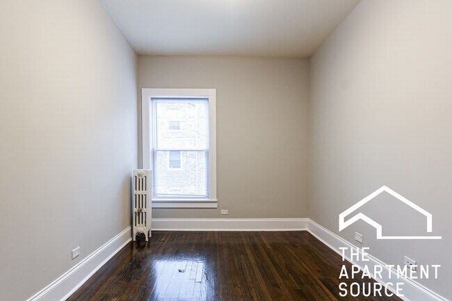 Building Photo - 4710 N Racine Ave