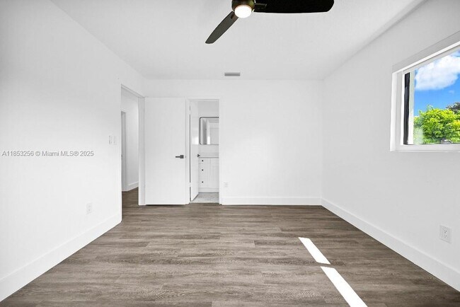 Building Photo - 18001 SW 91st Ave