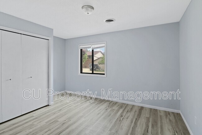 Building Photo - 1202 Dean Dr