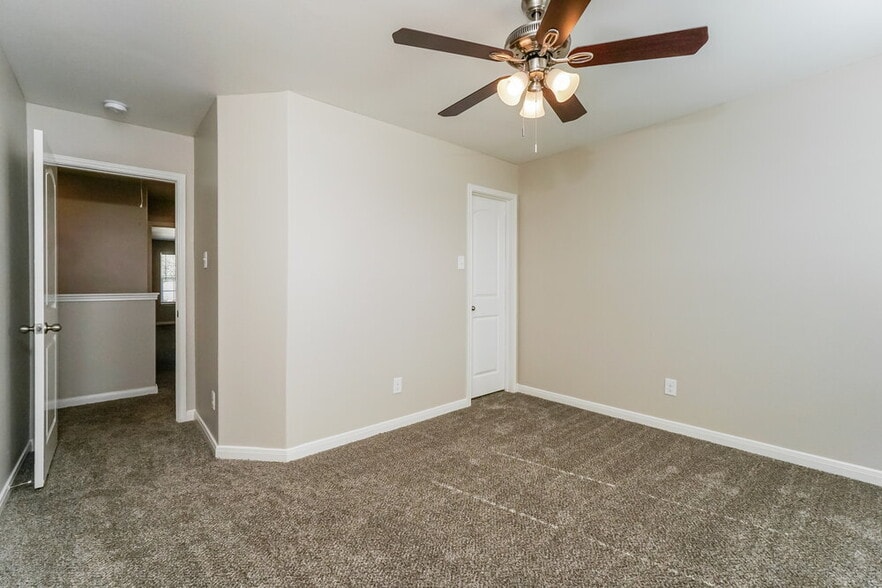 Building Photo - 3889 Northaven Trail