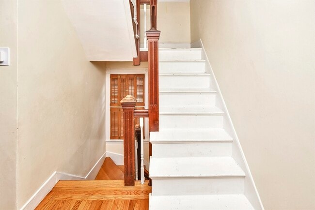 Building Photo - 208 Brush Hill Rd