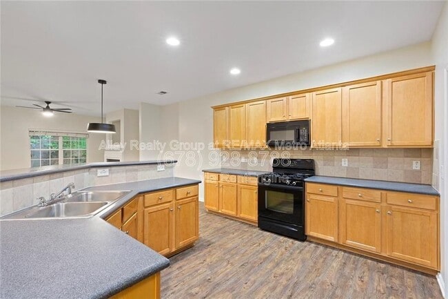 Building Photo - 3300 Suttles Dr SW