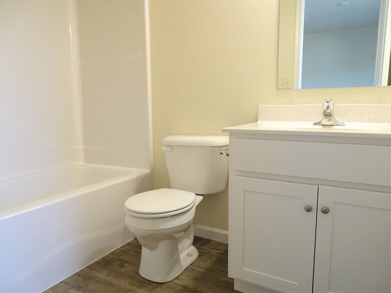 Building Photo - 852 Byler Cir