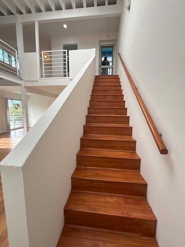 Building Photo - 915 Broadway St