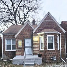 Building Photo - 10803 Roxbury St