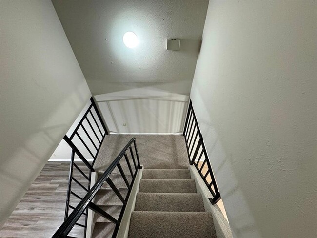 Building Photo - 9502 Quail Village Ln