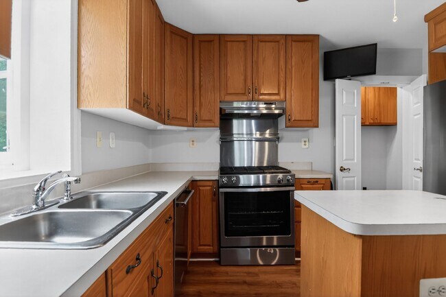 Building Photo - 4-bedroom, 2.5-bath home located in Upper Marlboro