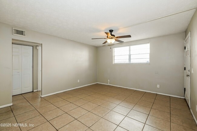 Building Photo - 1012 2nd St S