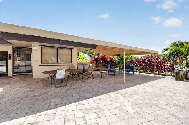 Building Photo - 9264 Vista Del Lago