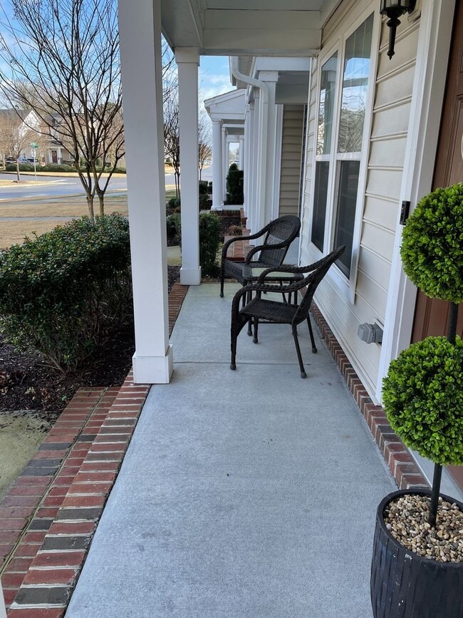 Building Photo - Really nice newly built 4 bedroom home with 2 full baths and one 1/2 baths