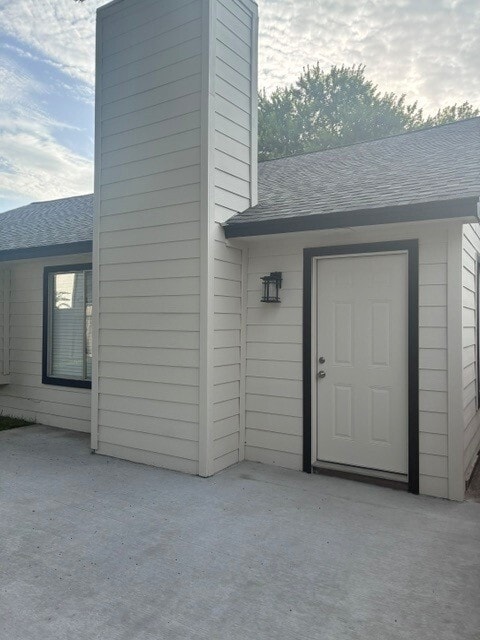 Building Photo - 3230 Meadway Dr