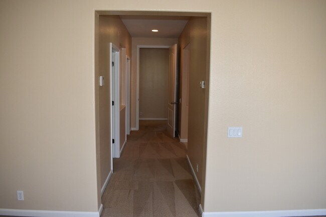 Building Photo - 1220 CAVALAIRE Ct