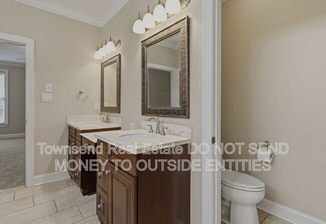 Building Photo - 200 Litchfield Pl