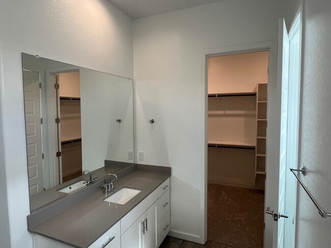 Building Photo - 442 S Jacana Ln