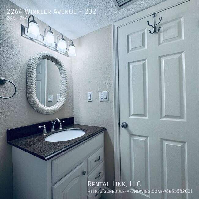 Building Photo - 2264 Winkler Ave