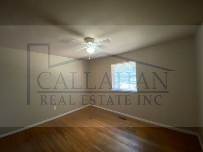 Building Photo - Park Hill 2 bedroom