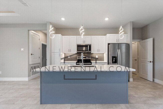 Building Photo - Deposit-Free! Get $1,000 OFF your first mo...