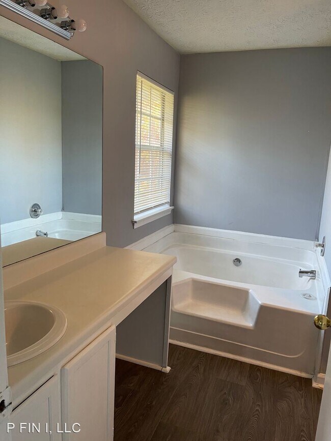 Building Photo - 4 br, 2.5 bath House - 6650 Smoke Ridge Dr