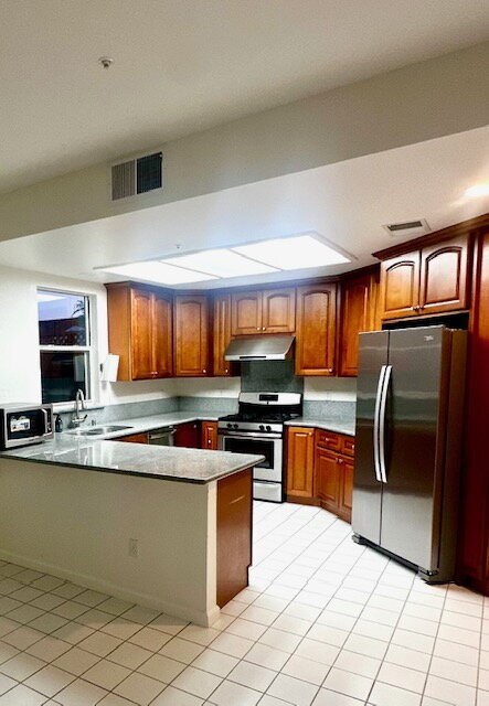 Building Photo - Bright & Spacious 3-Bed, 2.5-Bath Santa Cruz Home Near UCSC with Tranquil Rose Garden Backyard, B...