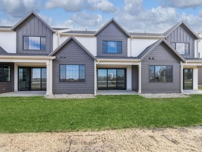 Building Photo - 2015 Lacey Dr