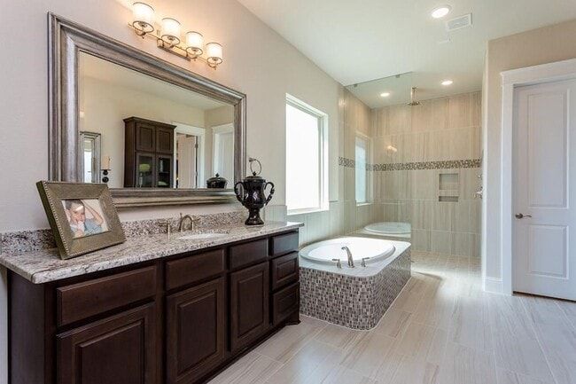 Building Photo - 2064 Bluestem Dr