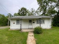 Building Photo - 847 E Seminary St