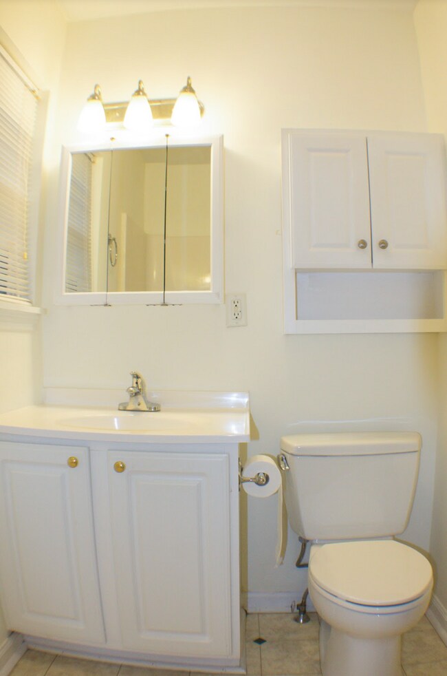 Building Photo - 1416 Highland Ave