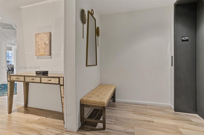 Building Photo - 801 S Miami Ave