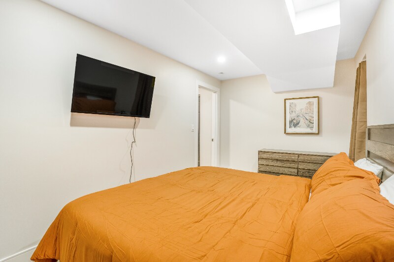 Building Photo - 1704 N Springfield Ave