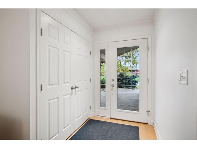 Building Photo - 145 Holly Ln N