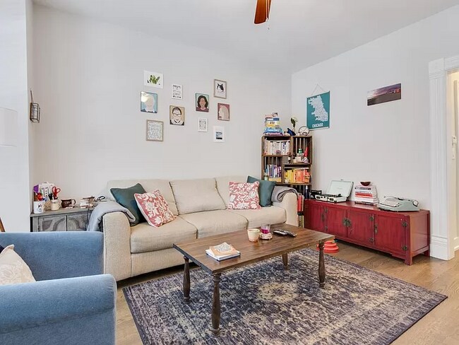 Building Photo - 3251 N Lakewood Ave