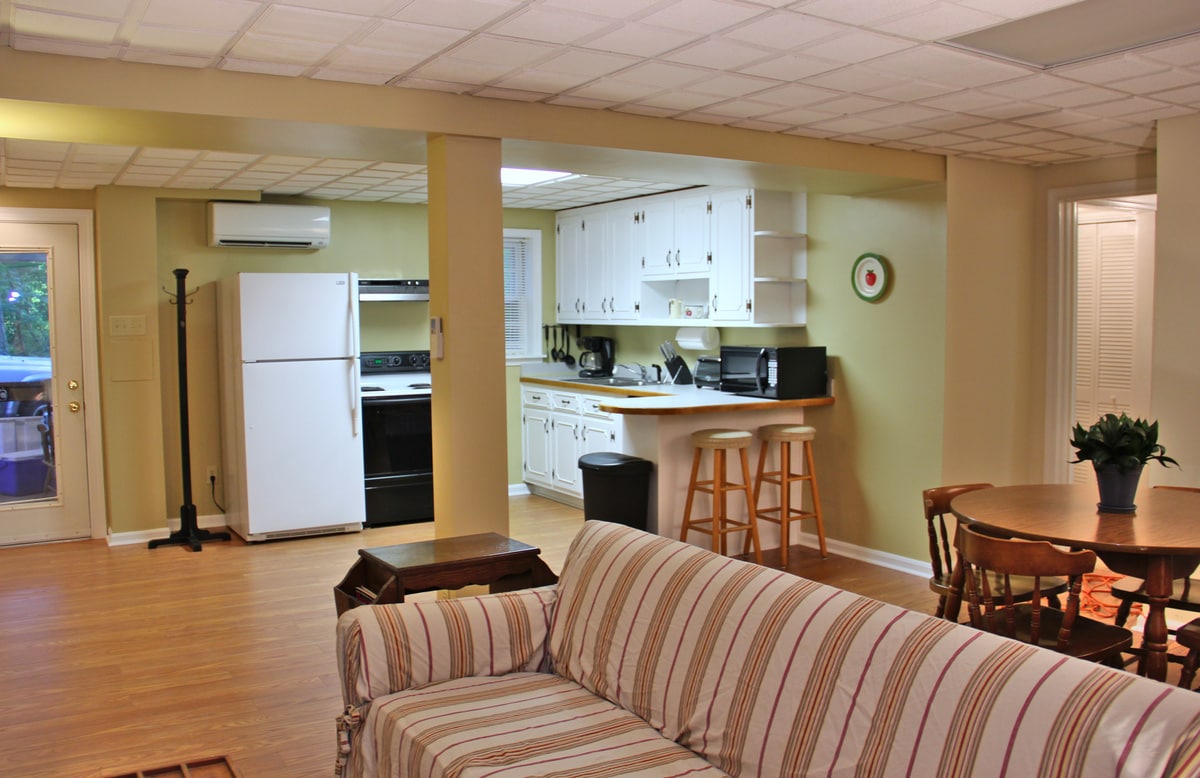 Open concept living/kitchen - 813 Spring Valley Drive