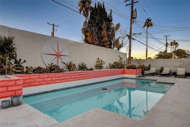 Building Photo - 1558 Aztec Way