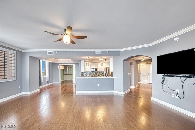 Building Photo - 2104 W First St