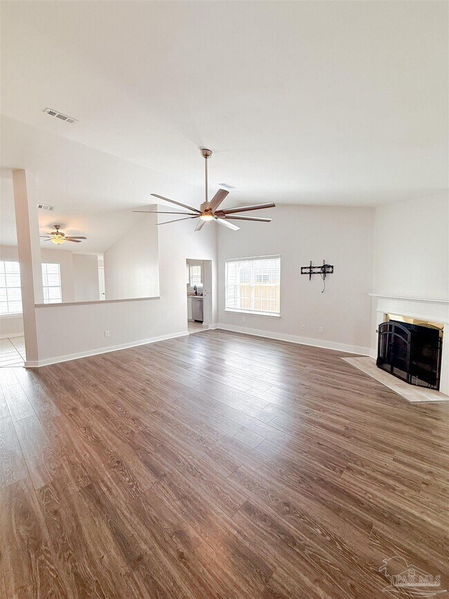 Building Photo - 161 Mirabelle Cir