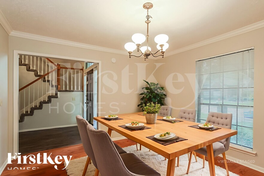 Building Photo - 17026 River Willow Dr