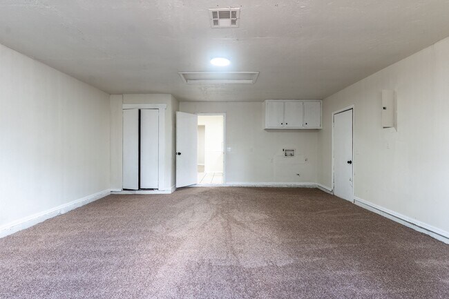 Building Photo - 4 Bedroom Rent to Own Home Available!