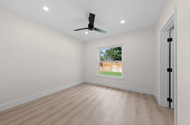 Building Photo - 280 Sulky Way
