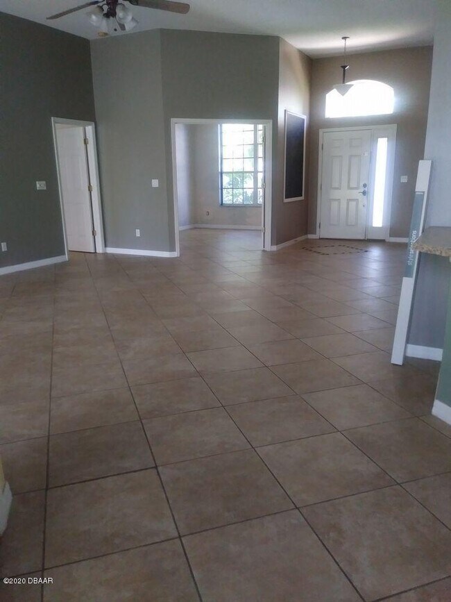 Building Photo - 6517 Shahab Ln