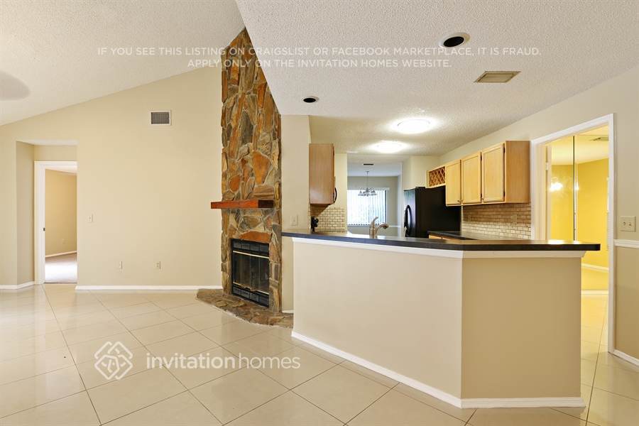 Building Photo - 901 Sandywood Dr