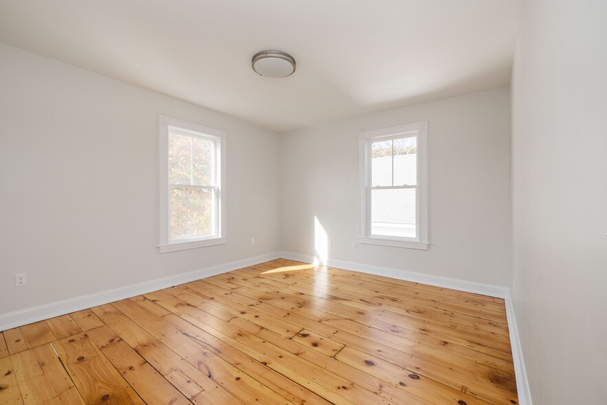 Bedroom 3 - 338 Stevens Avenue