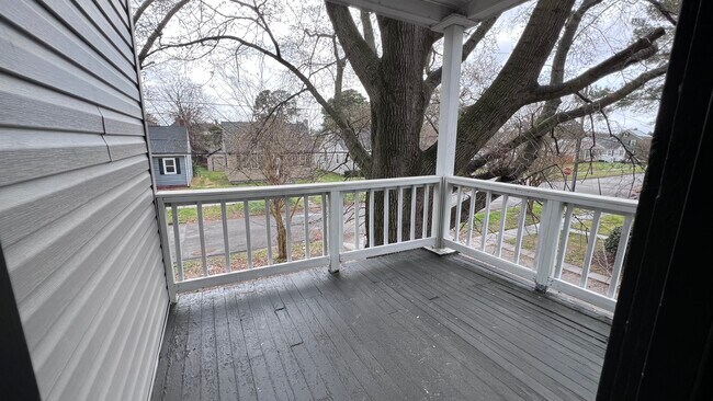 Building Photo - 1707 Holladay St