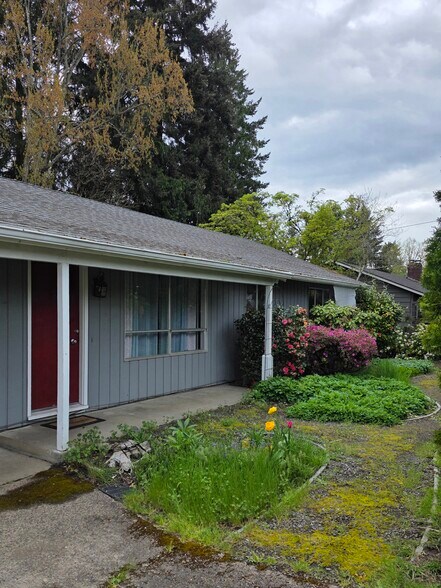 Building Photo - 5955 SW 179th Ave