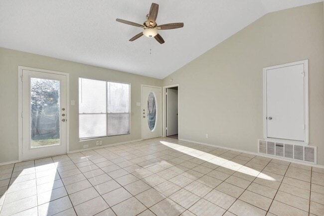 Building Photo - 9101 Japonica Ct