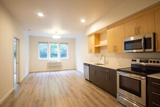 Building Photo - Spacious 1 Bedroom + Office with Luxe Finishes!