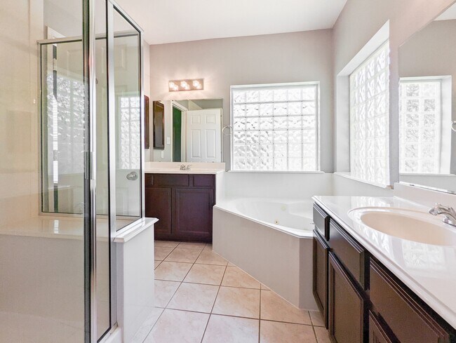 Building Photo - 6810 Summer Bridge Ln
