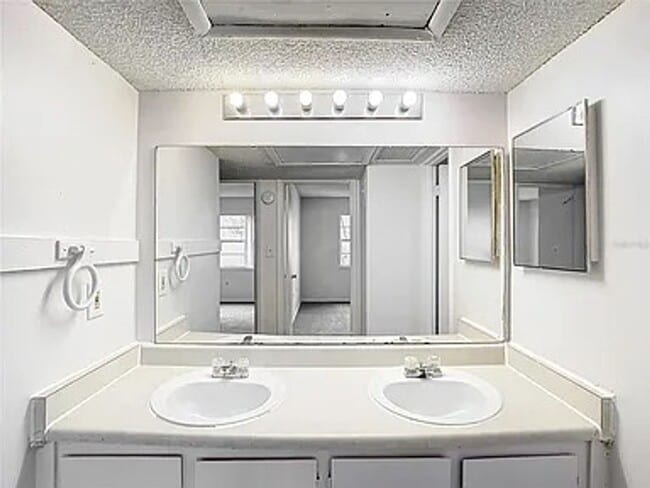 Building Photo - 2BR Condo Near UCF – All-Inclusive Living & Resort Amenities!