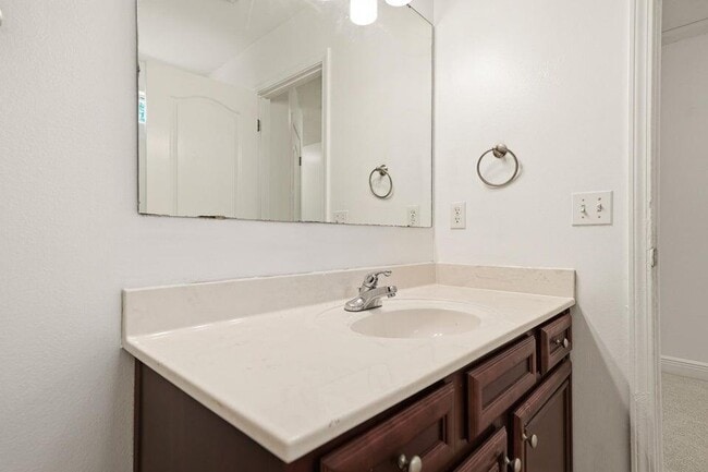 Building Photo - 2168 Hadleigh Hills Ct