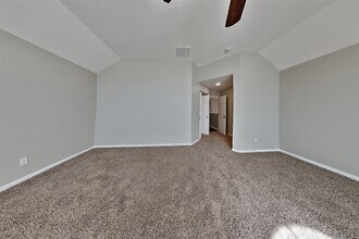 Building Photo - 3202 Stoneydale Ln